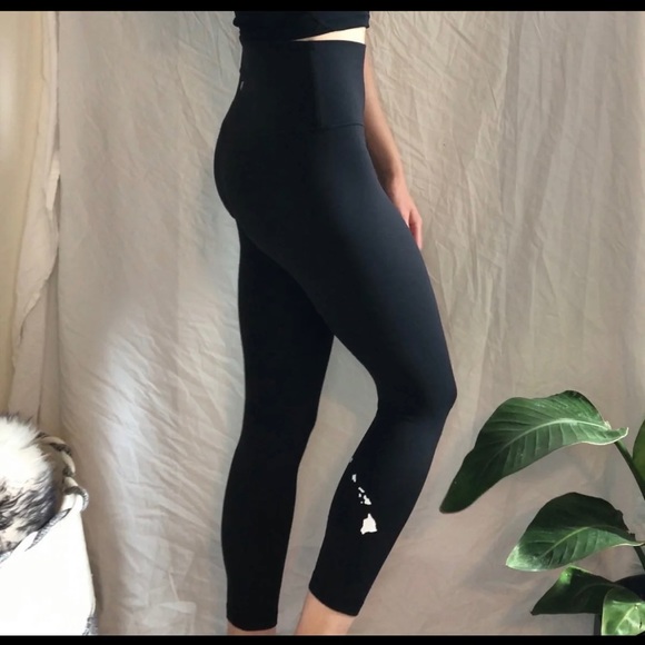 Rare Lululemon Hawaii Islands Stamped Leggings aize 8 - Picture 5 of 6